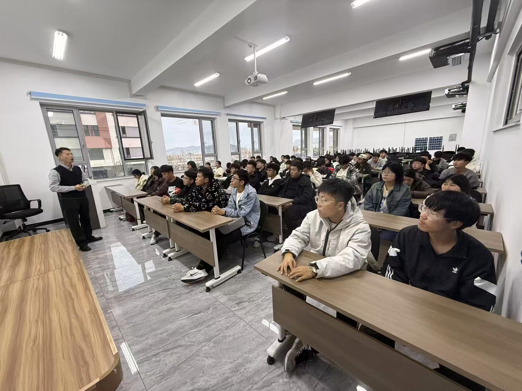 微信图片_20241031085919.jpg
